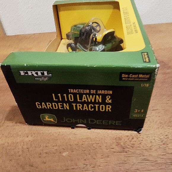 John Deere L110 Lawn & Garden Tractor 2004 ERTL 1/16 Die Cast Metal New in Box - Picture 6 of 9